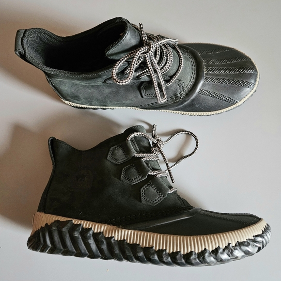 Sorel Shoes - Sorel Women's Duck Boots Size 8 Black Lace-Up Waterproof
